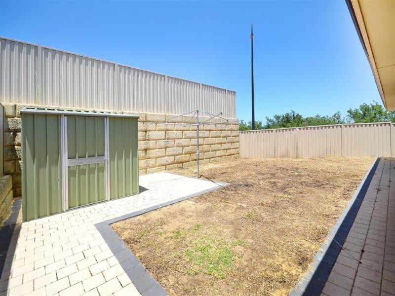 2 Fennell Rise, Darch WA 6065