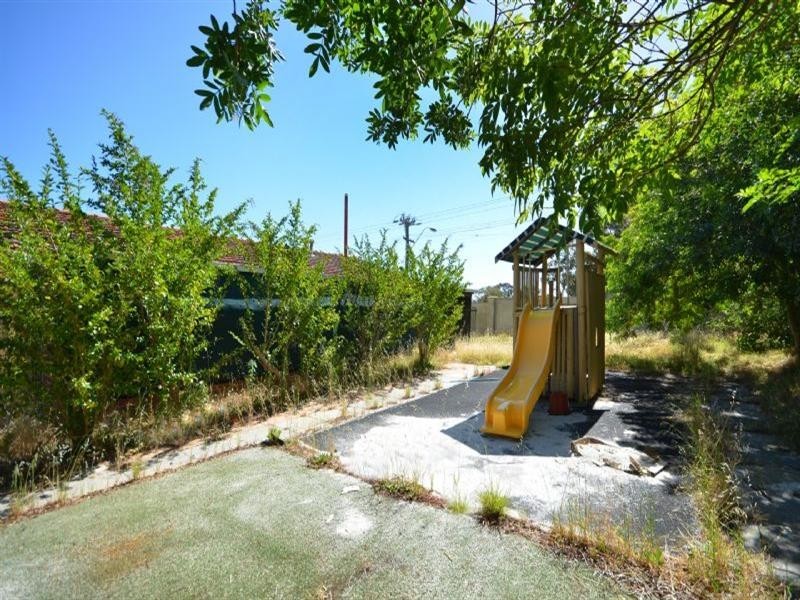 1 Amberton Avenue, Girrawheen WA 6064