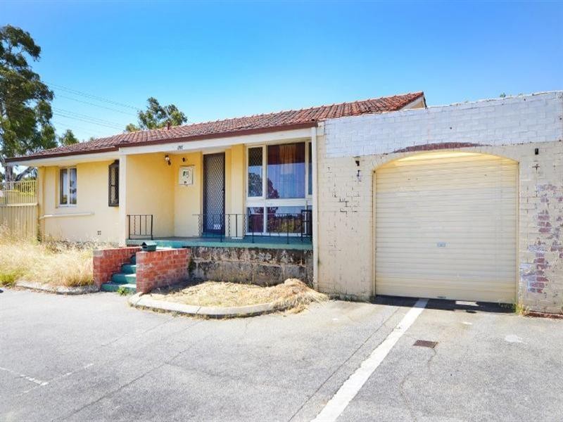 1 Amberton Avenue, Girrawheen WA 6064