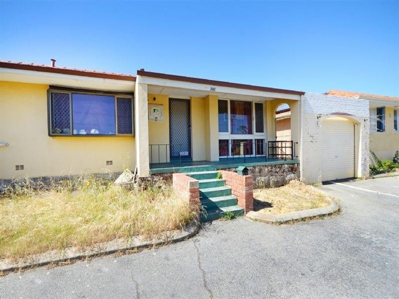 1 Amberton Avenue, Girrawheen WA 6064