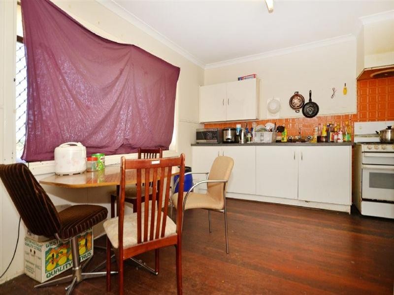 1 Amberton Avenue, Girrawheen WA 6064