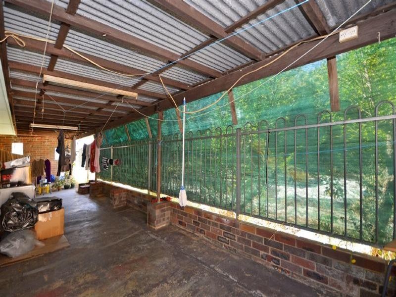 1 Amberton Avenue, Girrawheen WA 6064