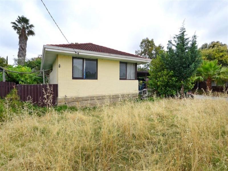 55 Nanovich Avenue, Girrawheen WA 6064