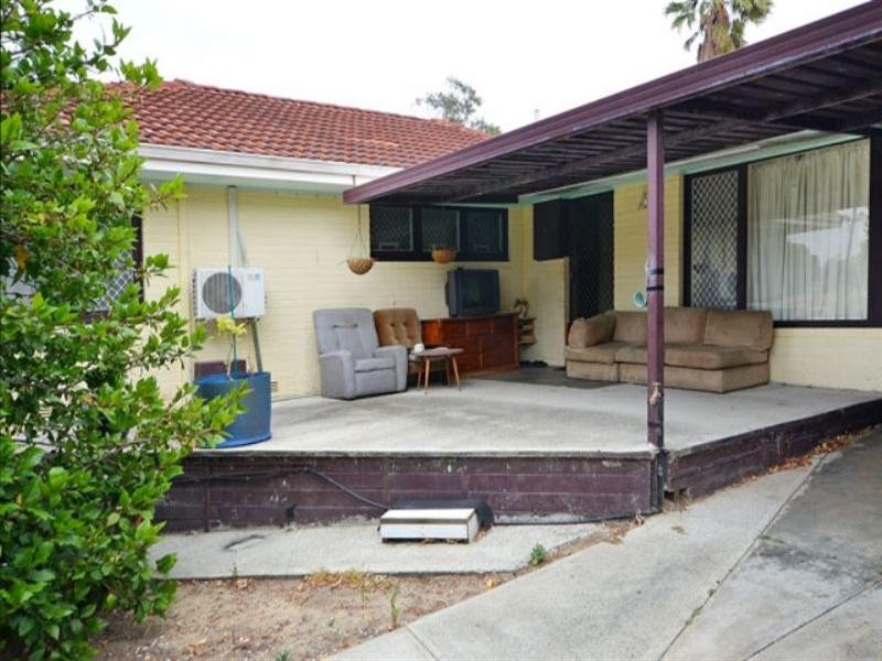 55 Nanovich Avenue, Girrawheen WA 6064