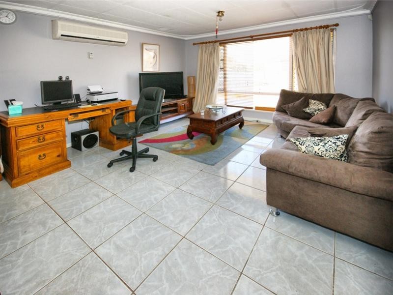 2a Dallington Crescent, Balga WA 6061