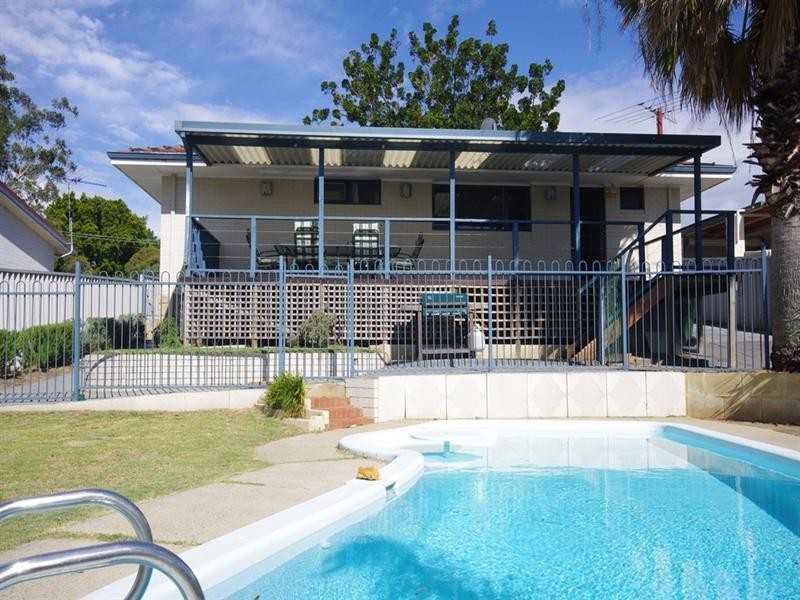 40 Harford Way, Girrawheen WA 6064