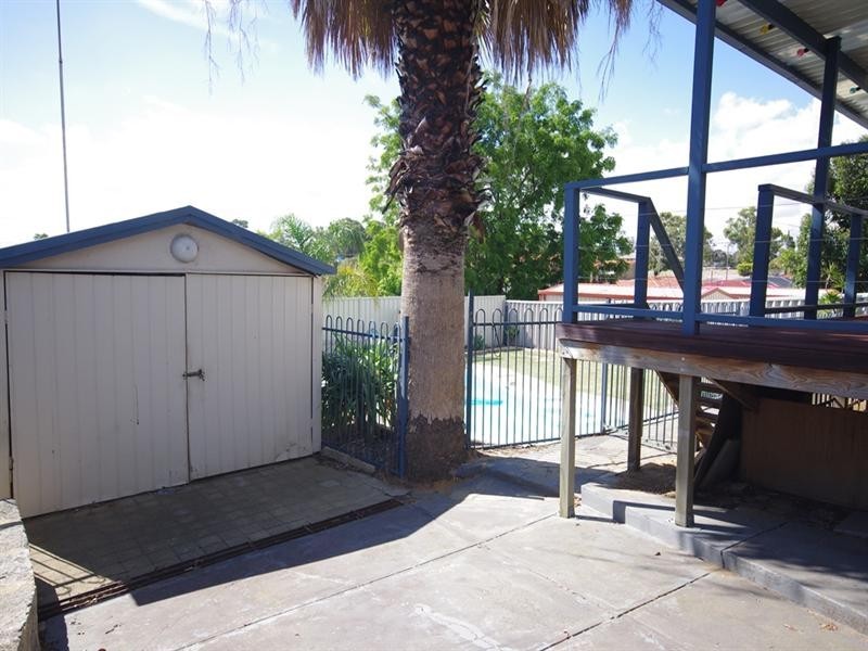 40 Harford Way, Girrawheen WA 6064