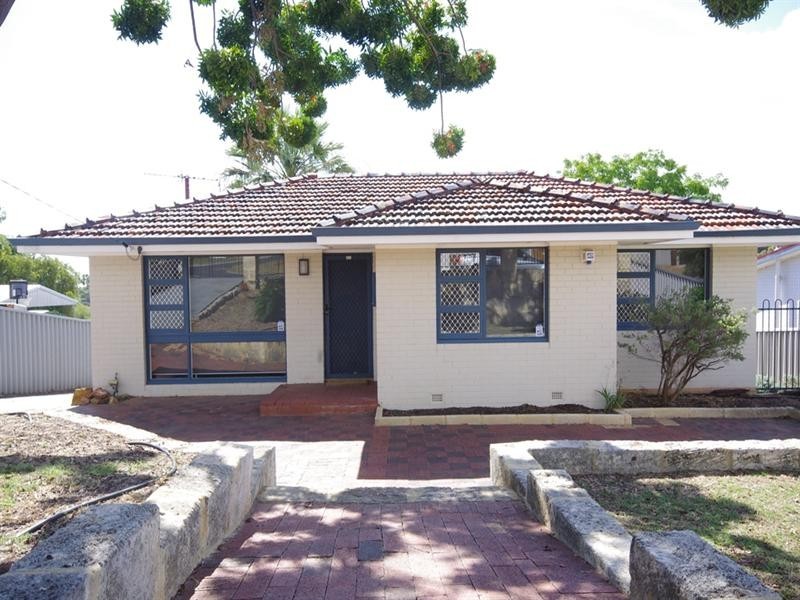 40 Harford Way, Girrawheen WA 6064