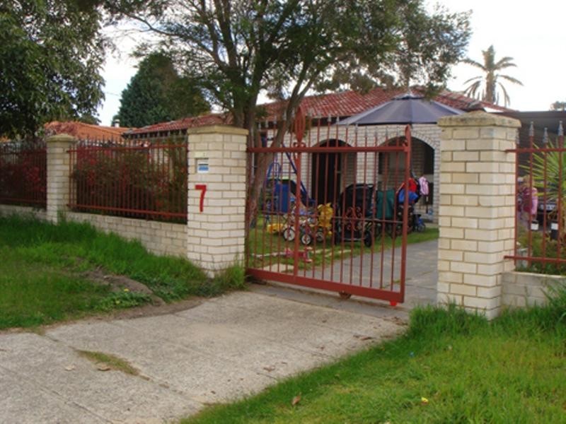 7 Yeaman Court, Koondoola WA 6064