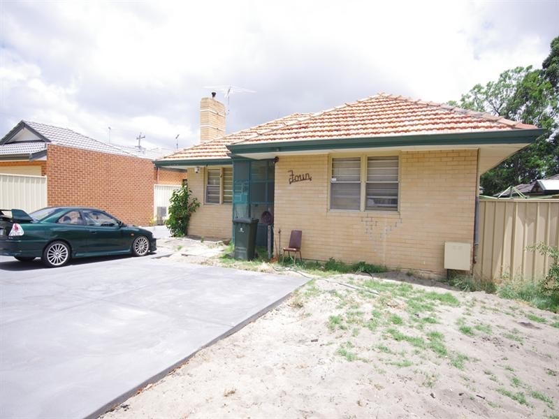 4 Storrington Crescent, Westminster WA 6061