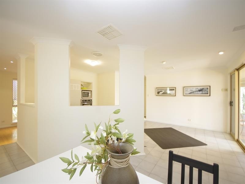 18 Silkpod Heights, Mirrabooka WA 6061