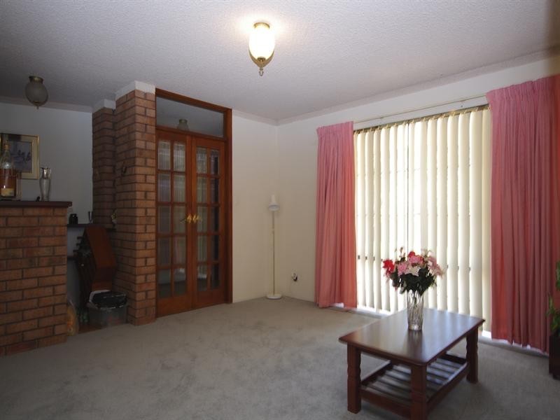 14 Caroline Green, Marangaroo WA 6064