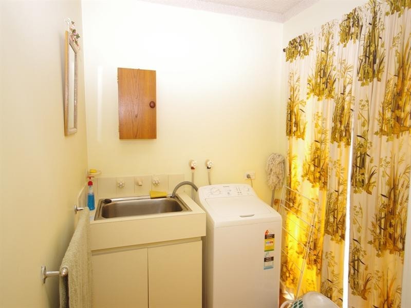 14 Caroline Green, Marangaroo WA 6064