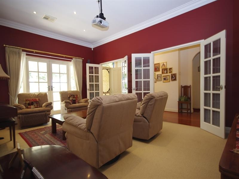 17 Cherrytree Gardens, Stirling WA 6021