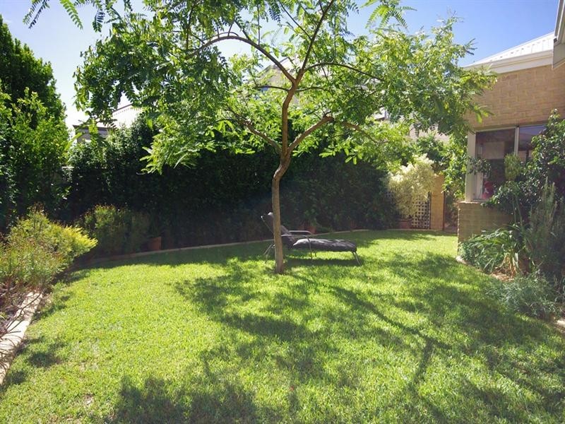 17 Cherrytree Gardens, Stirling WA 6021