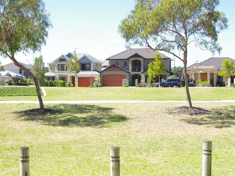 17 Cherrytree Gardens, Stirling WA 6021