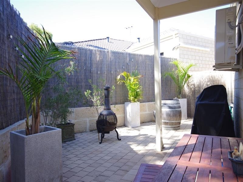 2/23 Penrith Place, Balga WA 6061