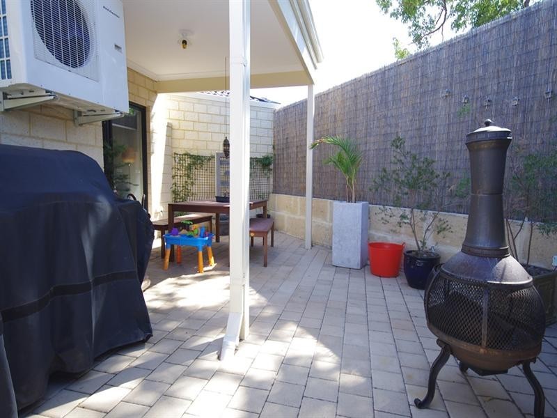2/23 Penrith Place, Balga WA 6061