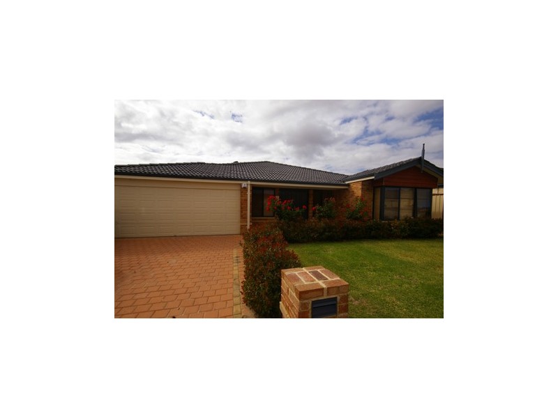 10 Esmerelda Pass, Darch WA 6065