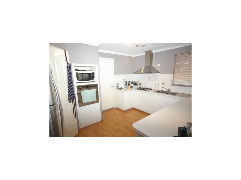 10 Esmerelda Pass, Darch WA 6065