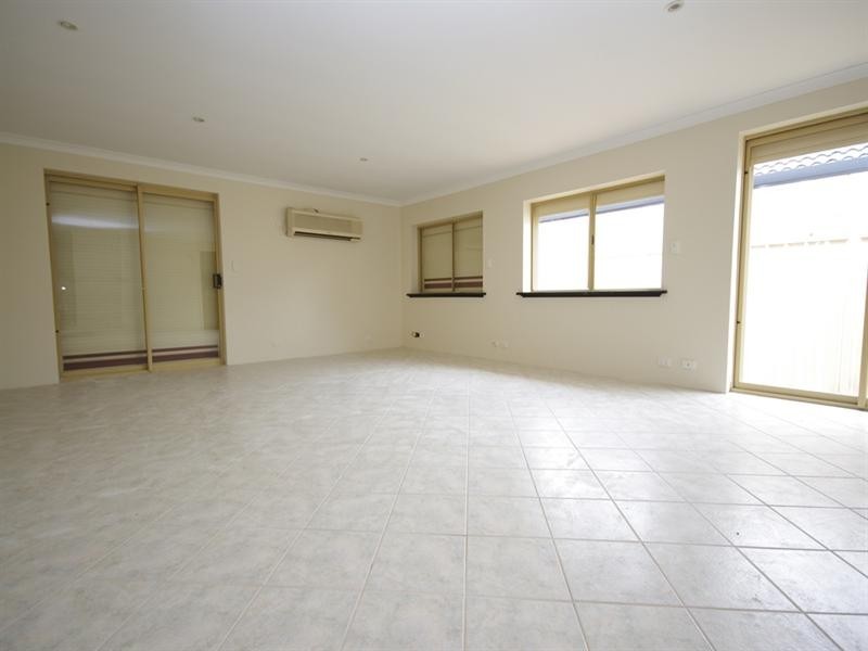 15 Hartfield Way, Westminster WA 6061