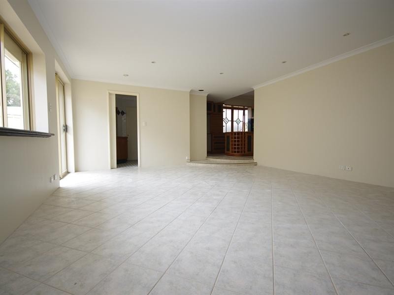 15 Hartfield Way, Westminster WA 6061