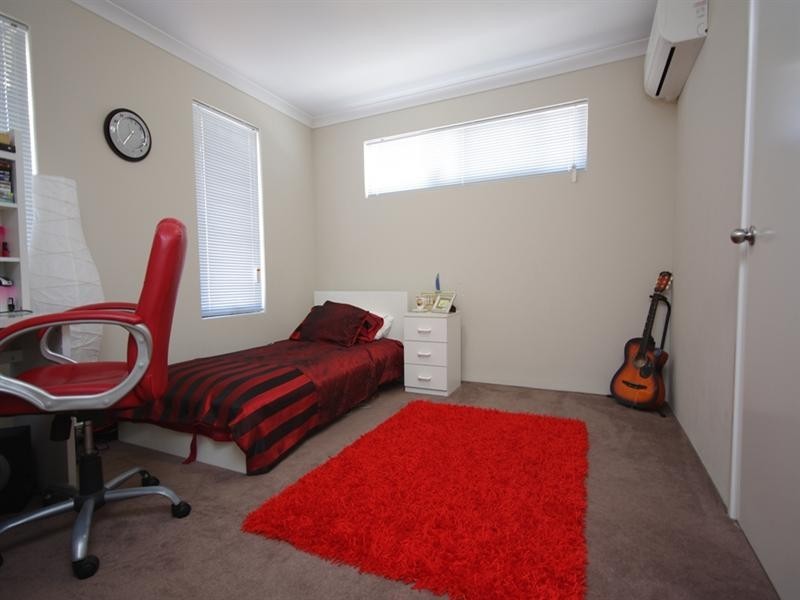 26 Chalkwell Bend, Landsdale WA 6065