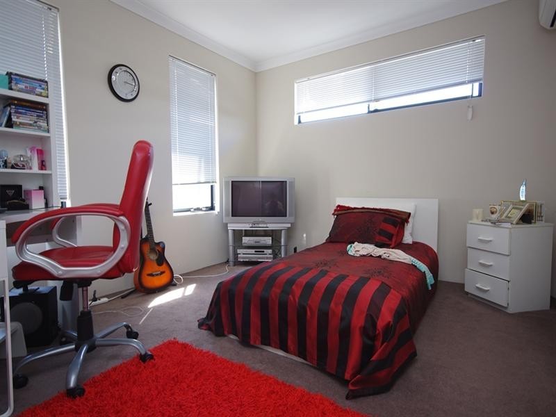 26 Chalkwell Bend, Landsdale WA 6065