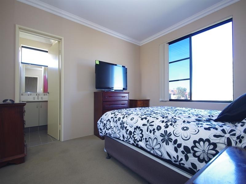 2a Tuckfield Way, Nollamara WA 6061