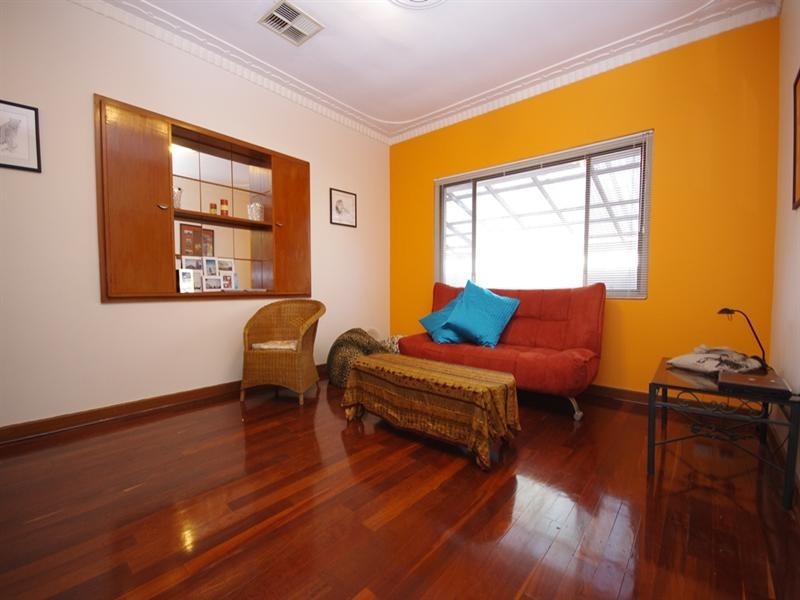 6a Skew Road, Bayswater WA 6053