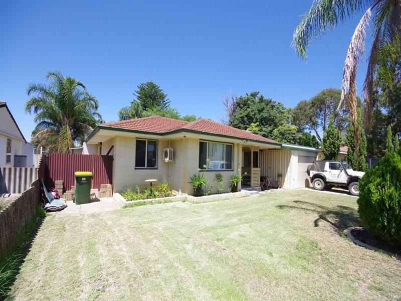 26 Winterton Way, Girrawheen WA 6064