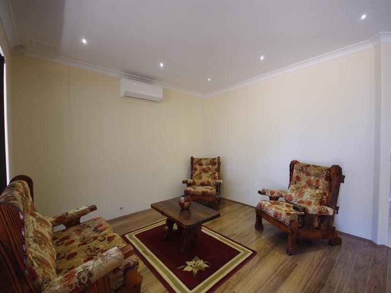 298 Illawarra Crescent, Ballajura WA 6066