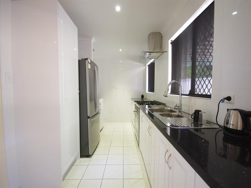 298 Illawarra Crescent, Ballajura WA 6066