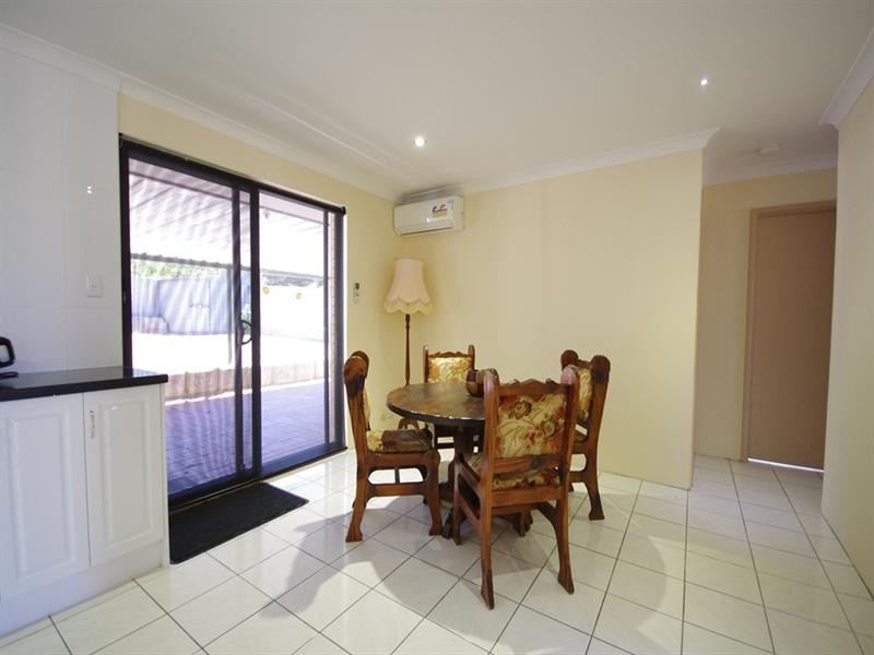 298 Illawarra Crescent, Ballajura WA 6066