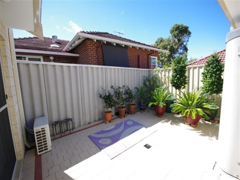 31b Walderton Avenue, Balga WA 6061