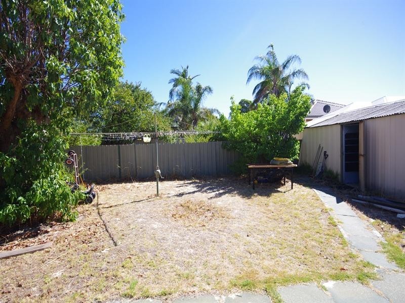 39 Curlington Crescent, Balga WA 6061