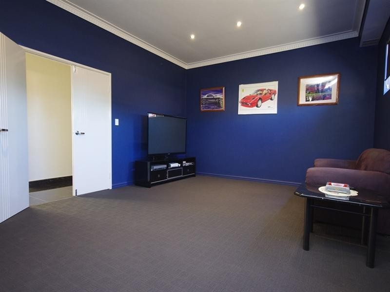 16 Derril Avenue, Dianella WA 6059