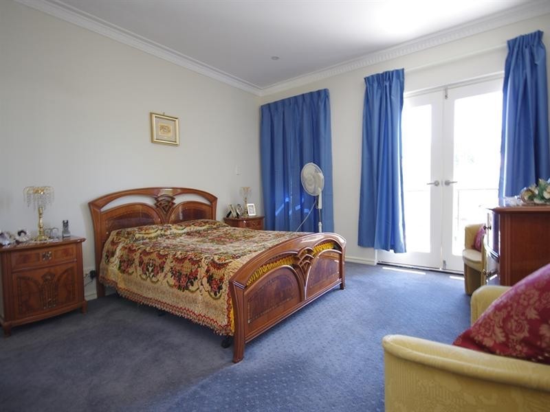 16 Derril Avenue, Dianella WA 6059