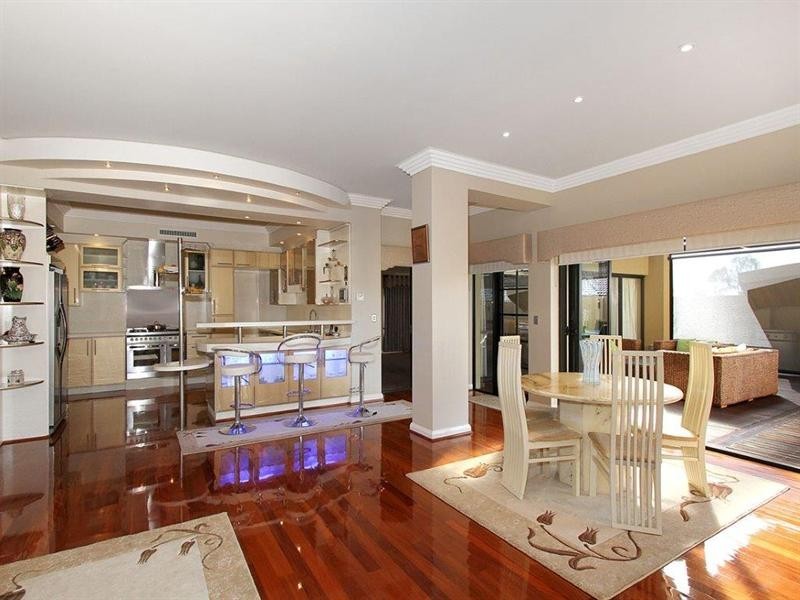 6 Aitape Vista, Dianella WA 6059