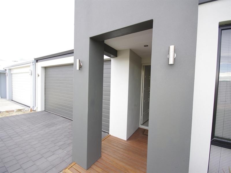 11 Trojan Bend, Madeley WA 6065