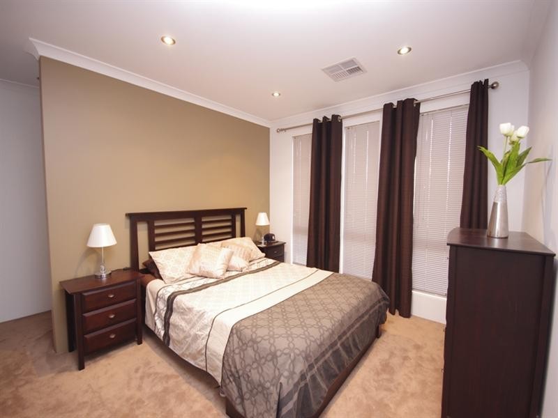 11 Trojan Bend, Madeley WA 6065