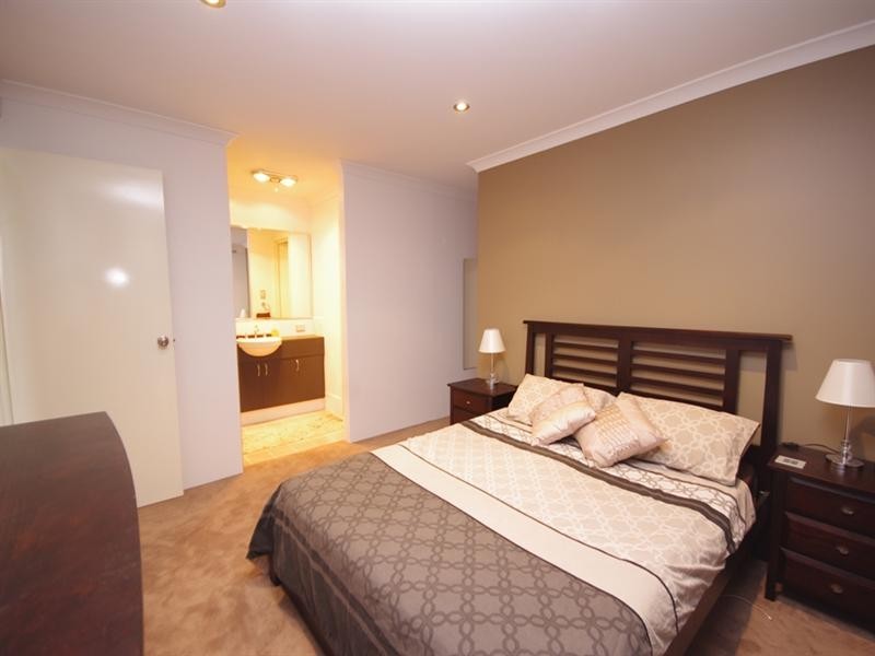 11 Trojan Bend, Madeley WA 6065