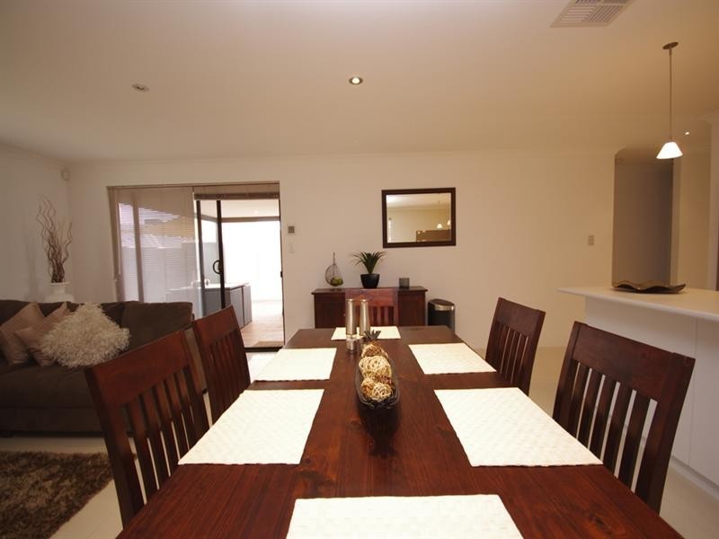 11 Trojan Bend, Madeley WA 6065