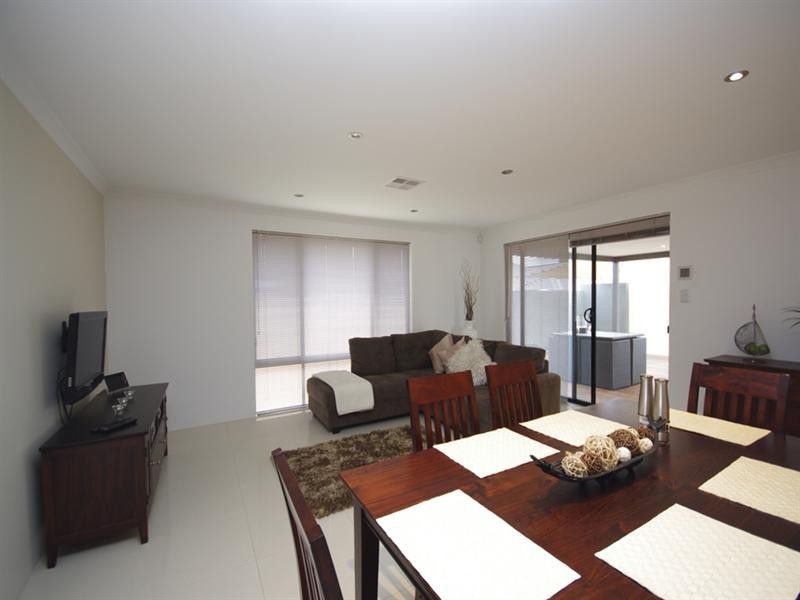 11 Trojan Bend, Madeley WA 6065