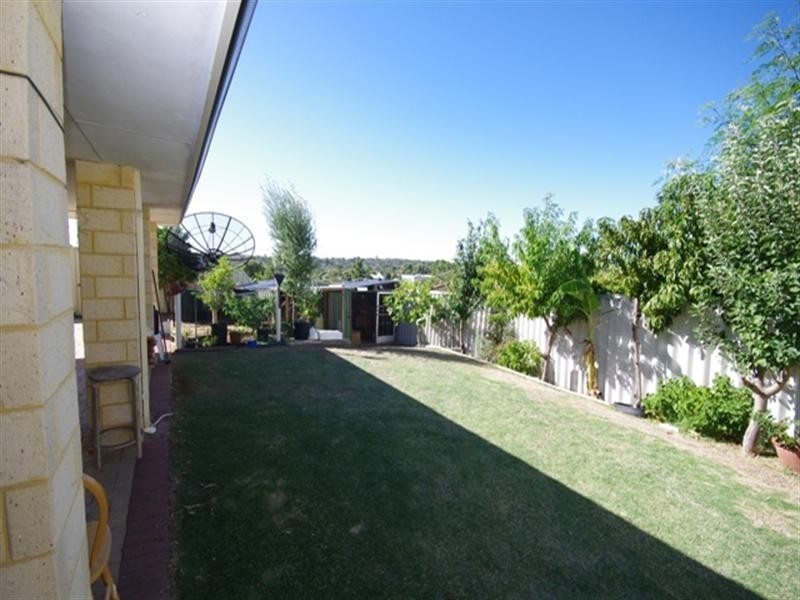 4 Mulberry Lane, Mirrabooka WA 6061