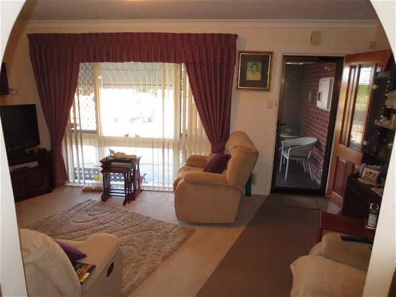 24 Girrawheen Avenue, Girrawheen WA 6064