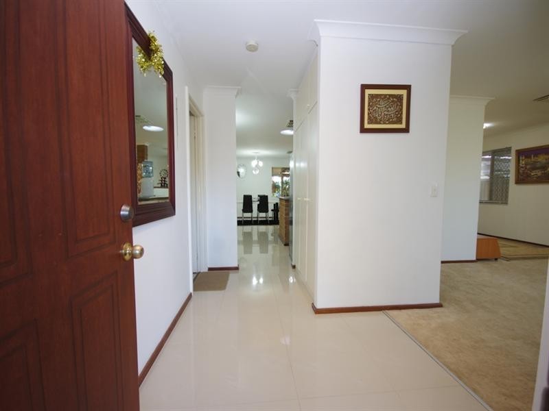 62 Kingfisher Avenue, Ballajura WA 6066