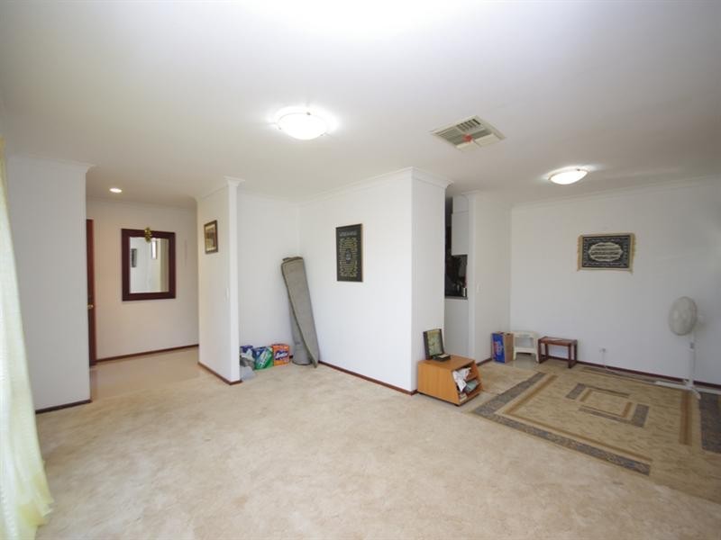 62 Kingfisher Avenue, Ballajura WA 6066