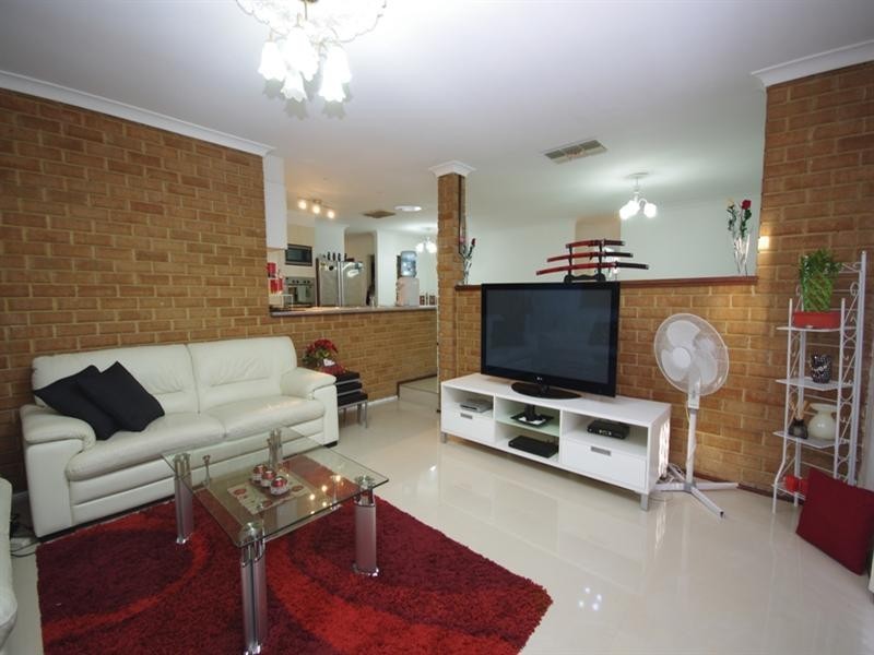 62 Kingfisher Avenue, Ballajura WA 6066