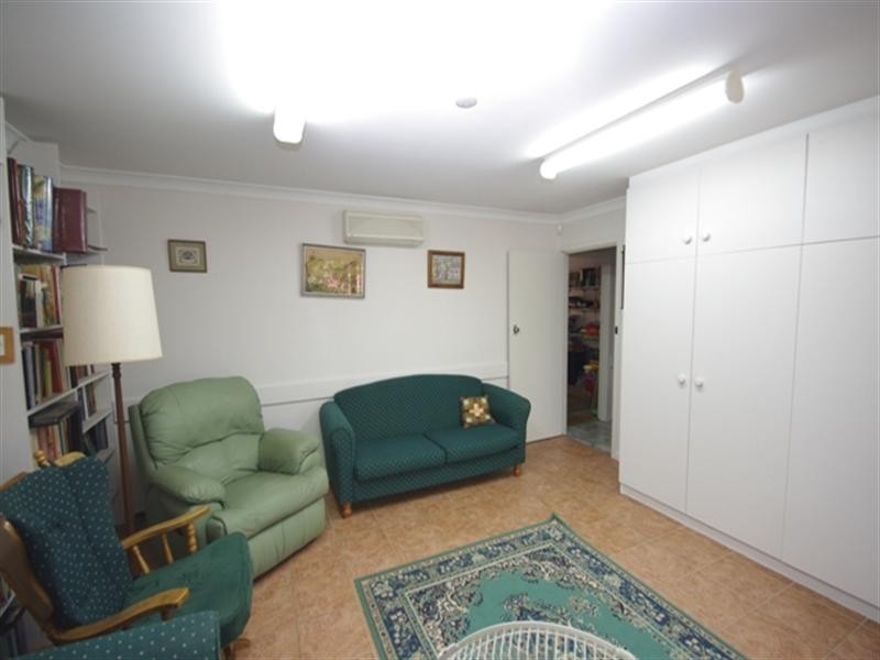 15 Colne Way, Girrawheen WA 6064
